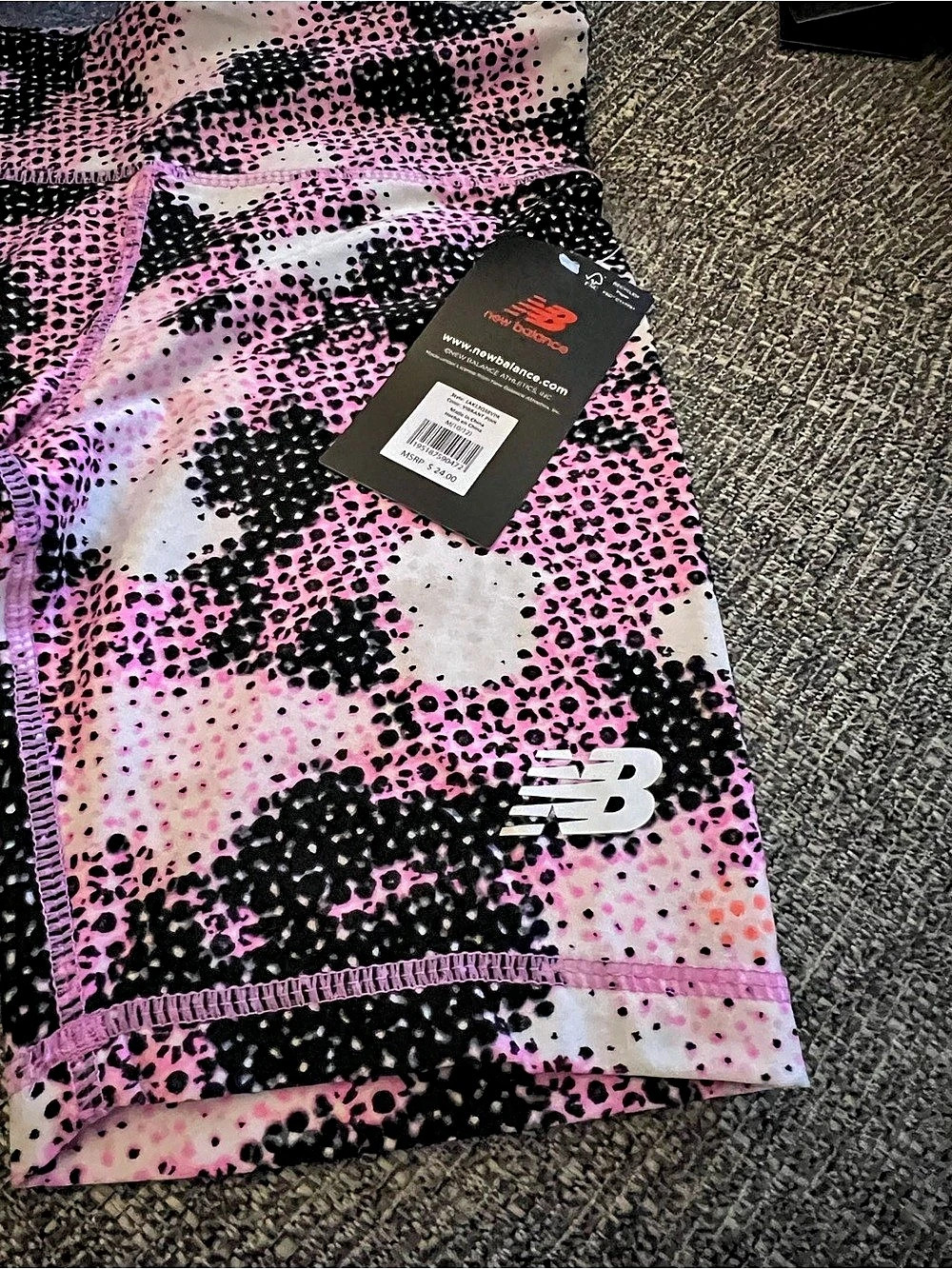 New Balance geo print Athletic Biker Shorts Pink & Black Medium